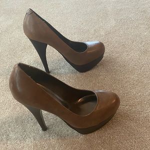 Brown pumps size 7 only worn once